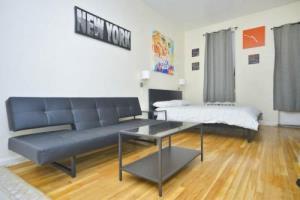 East 81St Street - Studio, 1St Floor With Private Garden, 30 Day Min Stay New York Exterior photo